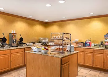 Country Inn & Suites by Radisson, Sycamore, IL hotel thumbnail 8