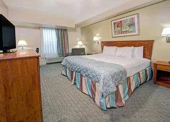 Days Inn by Wyndham Downtown St. Louis hotel thumbnail 8