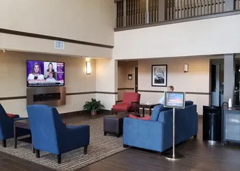 Comfort Inn & Suites Geneva - West Chicago hotel thumbnail 2