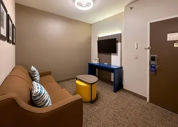 Comfort Inn & Suites Geneva - West Chicago hotel thumbnail 5
