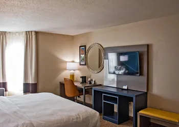 Comfort Inn & Suites Geneva - West Chicago hotel thumbnail 8