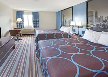 Super 8 by Wyndham Monee hotel thumbnail 4