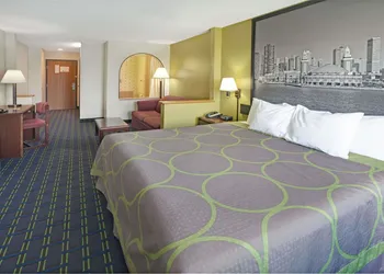Super 8 by Wyndham Monee hotel thumbnail 5