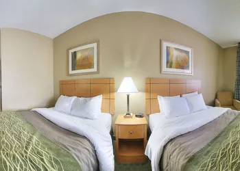 Comfort Inn Morris I-80 hotel thumbnail 5