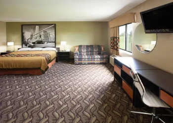 Super 8 by Wyndham Dwight hotel thumbnail 7