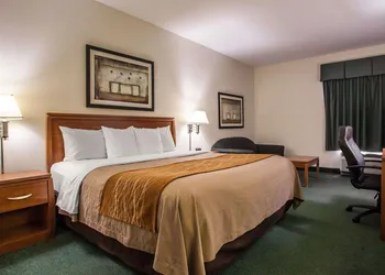 Comfort Inn Alton near I-255 hotel thumbnail 6