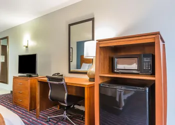 Comfort Inn Alton near I-255 hotel thumbnail 8