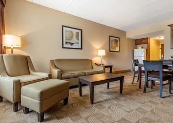 Comfort Inn Warner Robins - Robins Air Force Base Area hotel thumbnail 4
