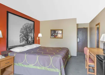 Super 8 by Wyndham Christiansburg/Blacksburg Area hotel thumbnail 3
