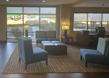 Comfort Suites Macon Northwest hotel thumbnail 2