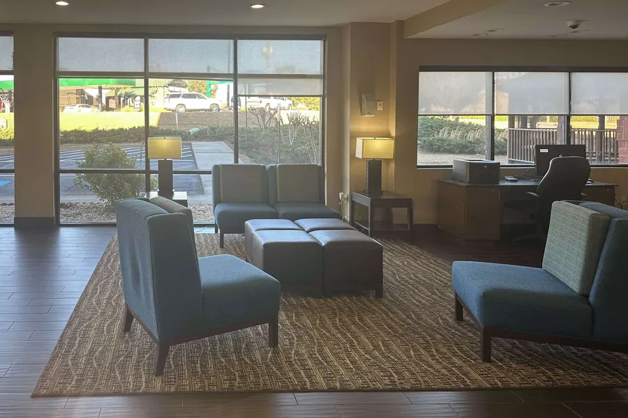 Comfort Suites Macon Northwest hotel detail image 2
