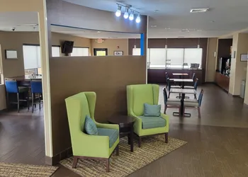Comfort Suites Macon Northwest hotel thumbnail 5