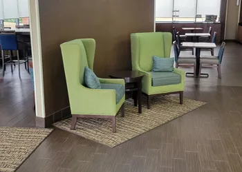 Comfort Suites Macon Northwest hotel thumbnail 6