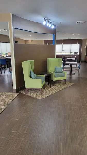 Comfort Suites Macon Northwest hotel detail image 6