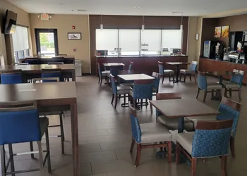 Comfort Suites Macon Northwest hotel thumbnail 7