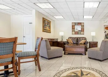 Quality Inn Macon West hotel thumbnail 3