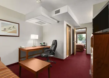 Super 8 by Wyndham Yellowknife hotel thumbnail 5