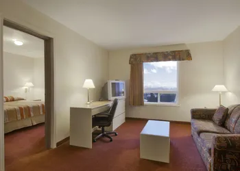 Super 8 by Wyndham Yellowknife hotel thumbnail 7