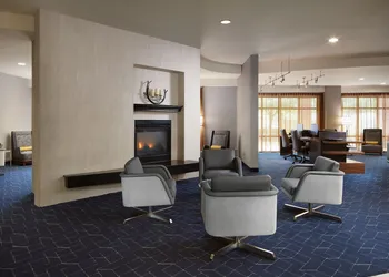 Courtyard by Marriott Winchester hotel thumbnail 3