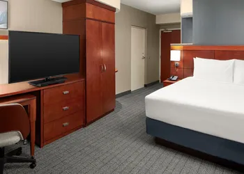 Courtyard by Marriott Winchester hotel thumbnail 8