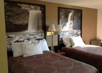 Super 8 by Wyndham Winchester VA hotel thumbnail 8