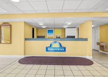 Days Inn by Wyndham Salem hotel thumbnail 2