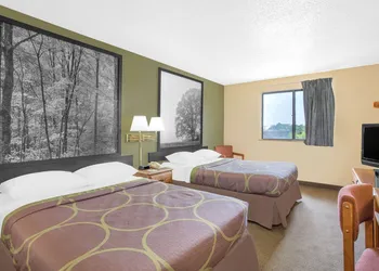Super 8 by Wyndham Roanoke VA hotel thumbnail 3