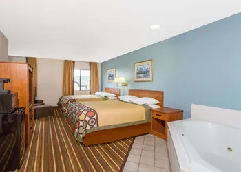 Super 8 by Wyndham Bedford hotel thumbnail 5
