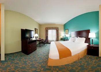 Holiday Inn Express & Suites Salem by IHG hotel thumbnail 2