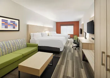 Holiday Inn Express & Suites Salem by IHG hotel thumbnail 4