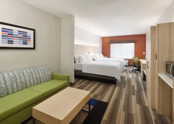 Holiday Inn Express & Suites Salem by IHG hotel thumbnail 7