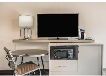 Holiday Inn Roanoke Airport – Conference CTR by IHG hotel thumbnail 4