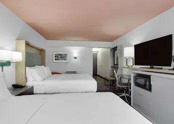Holiday Inn Roanoke Airport – Conference CTR by IHG hotel thumbnail 5