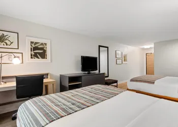 Country Inn & Suites by Radisson, Roanoke, VA hotel thumbnail 7
