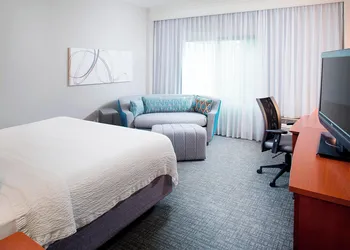 Courtyard by Marriott Roanoke Airport hotel thumbnail 7