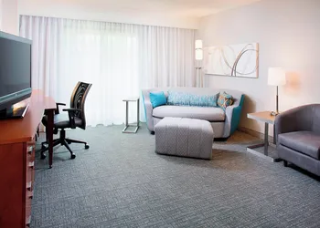 Courtyard by Marriott Roanoke Airport hotel thumbnail 8