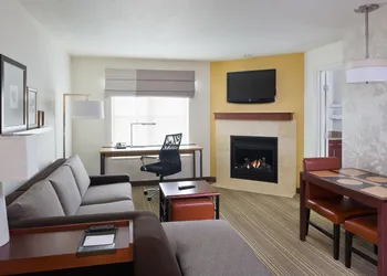 Residence Inn Bismarck North hotel thumbnail 4