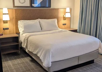 Staybridge Suites Bismarck by IHG hotel thumbnail 4