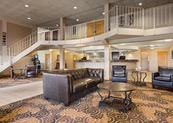 Ramada by Wyndham Bismarck hotel thumbnail 2