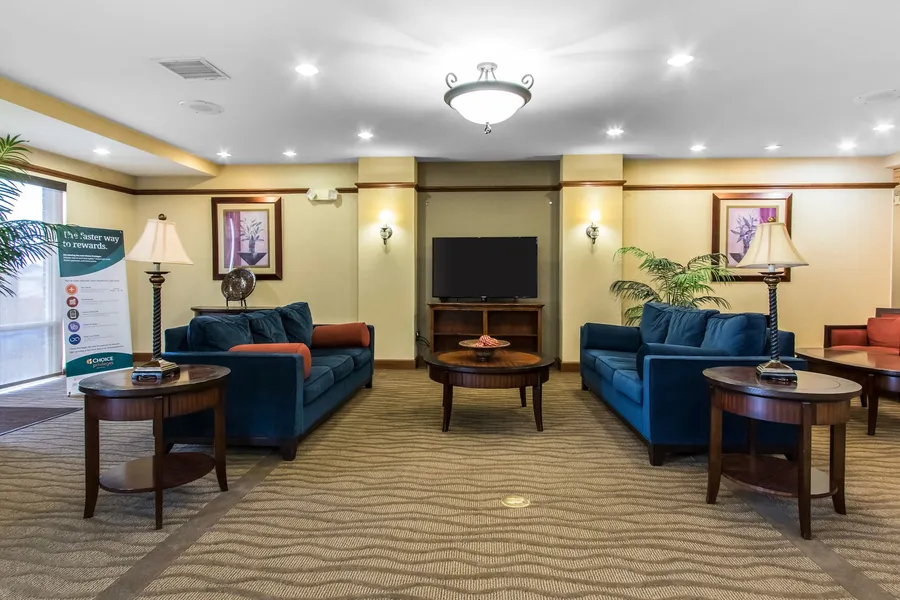Comfort Suites Mount Vernon hotel detail image 6