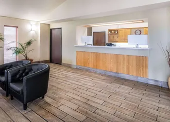 Super 8 by Wyndham Cheyenne WY hotel thumbnail 2