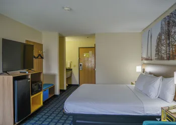 Days Inn by Wyndham Mount Vernon hotel thumbnail 6