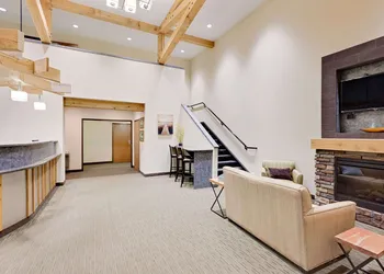 Days Inn by Wyndham Cadillac hotel thumbnail 4