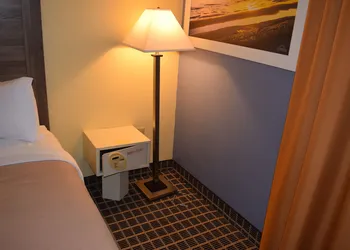 Days Inn by Wyndham Cadillac hotel thumbnail 8