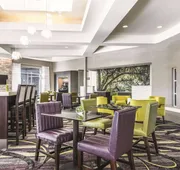 La Quinta Inn & Suites by Wyndham Alexandria Airport hotel detail image 5