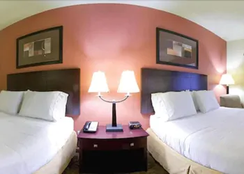 Holiday Inn Express & Suites Alexandria by IHG hotel thumbnail 2