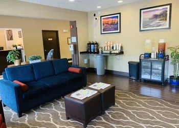 Comfort Inn South hotel thumbnail 5