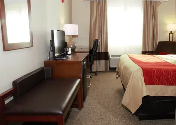 Comfort Inn Medford North hotel thumbnail 3