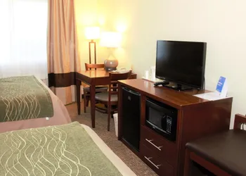 Comfort Inn Medford North hotel thumbnail 4