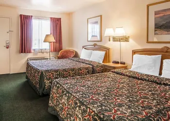 Ashland Valley Inn hotel thumbnail 3